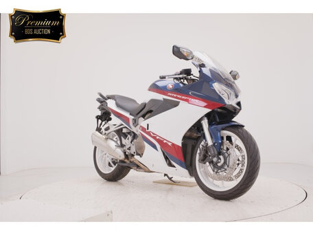 2020 Honda VFR 800, белый, 860000 рублей, вид 3
