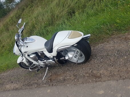 2007 Suzuki Boulevard M109R, белый, 850000 рублей, вид 4