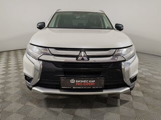 2016 Mitsubishi Outlander III Рестайлинг 2, белый, 1529000 рублей, вид 2