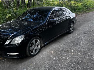 2011 Mercedes-Benz E-Класс 200 7G-Tronic IV (W212, S212, C207), чёрный, 1890000 рублей, вид 1