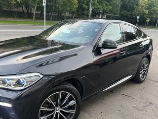2020 BMW X6 40i III (G06), чёрный, 6400000 рублей, вид 2