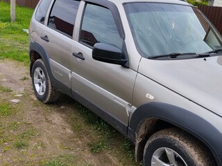 2018 Chevrolet Niva I Рестайлинг, серый, 755000 рублей, вид 4