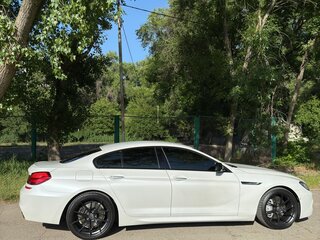 2012 BMW 6 серии Gran Coupe 650i xDrive III (F06/F13/F12), белый, 3300000 рублей, вид 4
