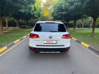2012 Volkswagen Touareg II, белый, 2000000 рублей, вид 4