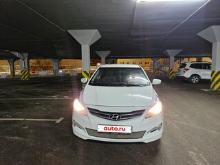 2016 Hyundai Solaris I Рестайлинг, белый, 700000 рублей, вид 1