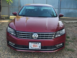 2017 Volkswagen Passat (North America and China) I Рестайлинг, красный, 1850000 рублей, вид 1