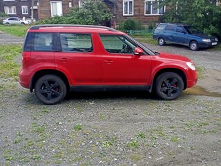 2012 Skoda Yeti I, красный, 900000 рублей, вид 2