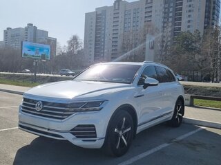 2019 Volkswagen Touareg III, белый, 6500000 рублей, вид 1