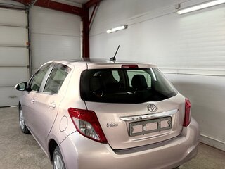 2012 Toyota Vitz III (XP130), розовый, 720000 рублей, вид 3
