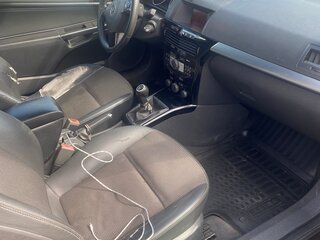 2008 Opel Astra GTC H Рестайлинг, чёрный, 350000 рублей, вид 5