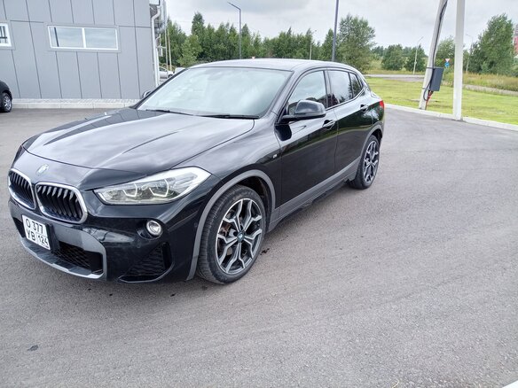 2018 BMW X2 sDrive18i I (F39), чёрный, 2100000 рублей - вид 2