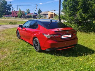 2021 Toyota Camry VIII (XV70) Рестайлинг, красный, 3900000 рублей, вид 5