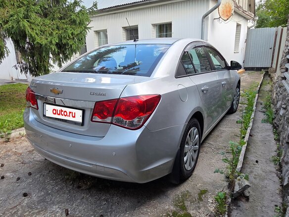 2014 Chevrolet Cruze I Рестайлинг, серебристый, 1050000 рублей - вид 3
