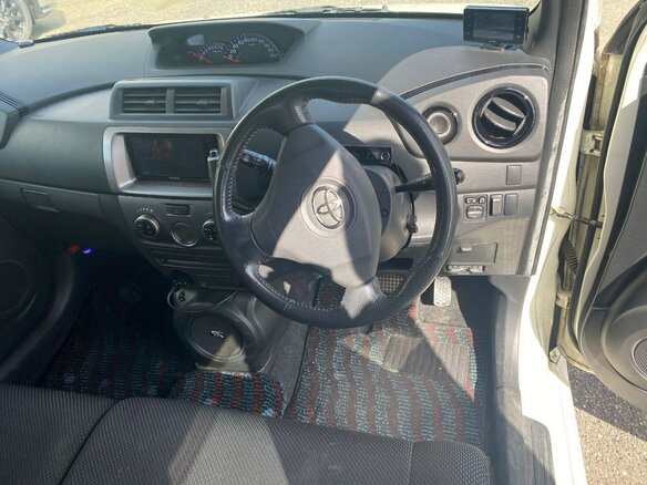 2009 Toyota bB II Рестайлинг, белый, 850000 рублей - вид 6