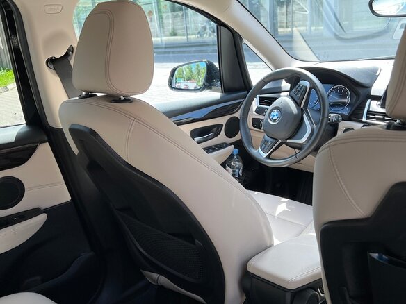 2019 BMW 2 серии Active Tourer 225xe F45 Рестайлинг, чёрный, 2900000 рублей - вид 16