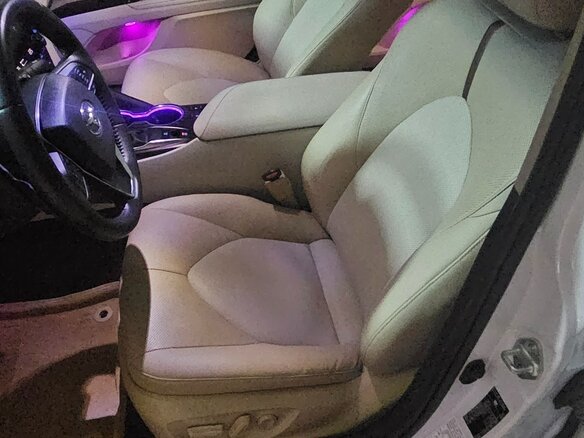 2019 Toyota Camry VIII (XV70), белый, 3750000 рублей - вид 19