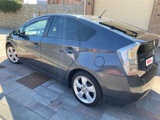 2009 Toyota Prius III (XW30), серый, 949000 рублей, вид 3
