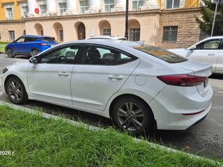 2018 Hyundai Elantra VI (AD), белый, 1750000 рублей, вид 5