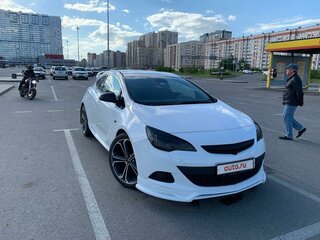 2013 Opel Astra GTC J Рестайлинг, белый, 900000 рублей, вид 3