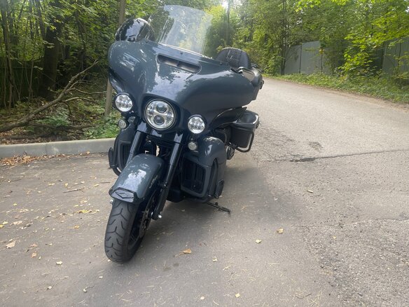 2019 Harley-Davidson Electra Glide, серый, 2200000 рублей - вид 2