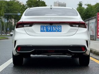 2022 Kia K3 II Рестайлинг, белый, 1650000 рублей, вид 5