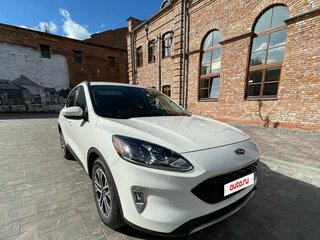 2020 Ford Escape IV, белый, 1550000 рублей, вид 3