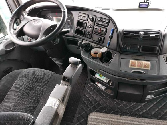 2016 Mercedes-Benz Actros, серебристый, 6500000 рублей - вид 10