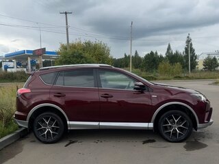 2017 Toyota RAV4 IV (XA40) Рестайлинг, красный, 2600000 рублей, вид 4