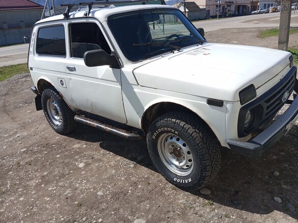 2003 Lada (ВАЗ) 2121 (4x4) I Рестайлинг, белый, 270000 рублей - вид 3