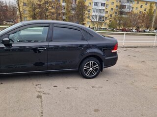 2018 Volkswagen Polo V Рестайлинг, чёрный, 1200000 рублей, вид 2