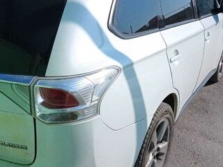2012 Mitsubishi Outlander III, белый, 1800000 рублей, вид 3