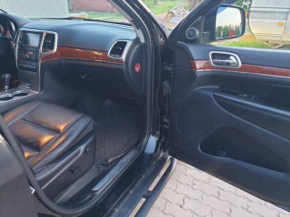 2011 Jeep Grand Cherokee IV (WK2), чёрный, 1400000 рублей - вид 10