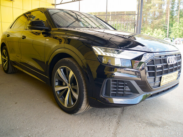 2019 Audi Q8 55 TFSI I (4M), чёрный - вид 4