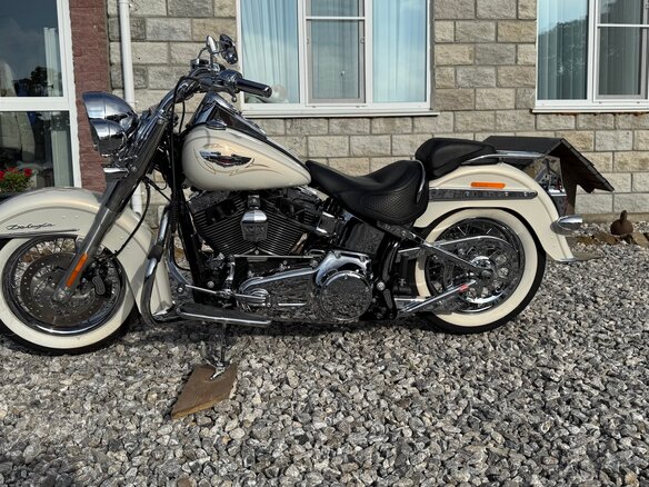 2015 Harley-Davidson Softail Deluxe, белый, 1070000 рублей - вид 1