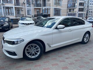2020 BMW 5 серии 520i VII (G30/G31/G38), белый, 4200000 рублей, вид 5