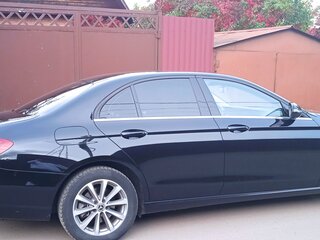 2019 Mercedes-Benz E-Класс 200 d V (W213, S213, C238), чёрный, 2800001 рублей, вид 4