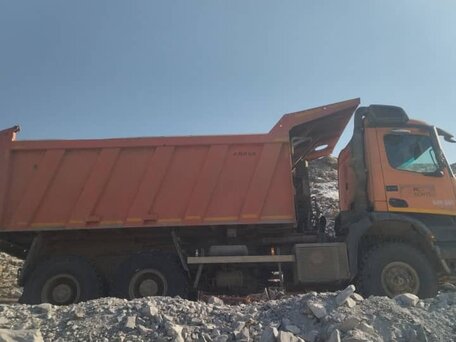 2021 Mercedes-Benz Arocs, золотистый, 4500000 рублей, вид 3