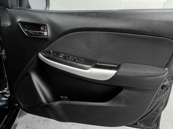 2015 Suzuki Baleno II, чёрный, 910000 рублей - вид 21