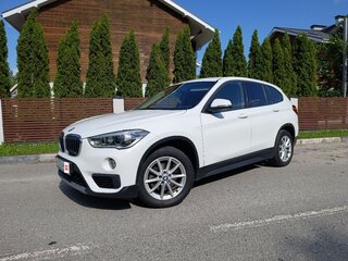 2019 BMW X1 18i sDrive II (F48), белый, 1850000 рублей, вид 1