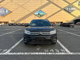 2022 Volkswagen Tharu I, чёрный, 1824800 рублей, вид 2