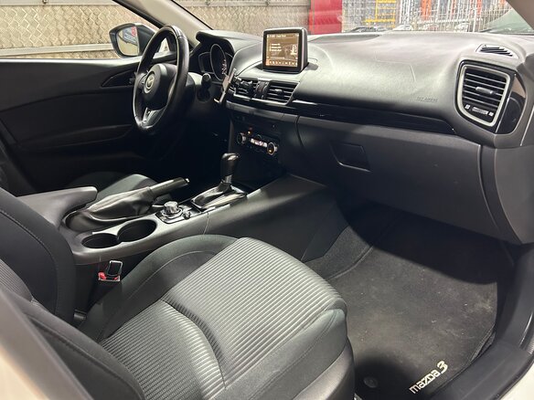 2014 Mazda 3 III (BM), белый, 1650000 рублей - вид 8
