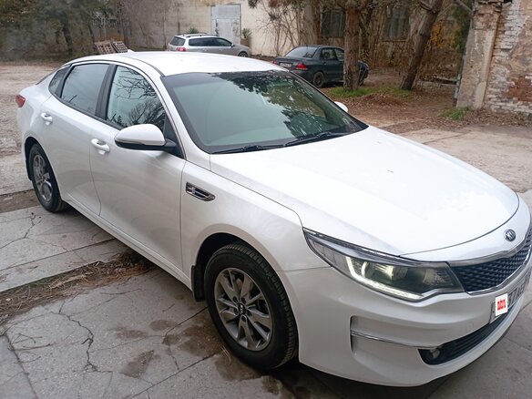 2018 Kia Optima IV Рестайлинг, белый, 1650000 рублей