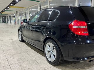 2011 BMW 1 серии 118i I (E81/E82/E87/E88) Рестайлинг, чёрный, 830000 рублей, вид 4