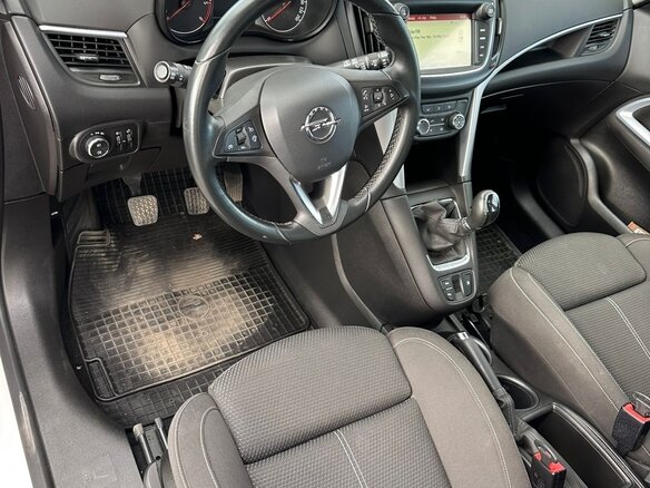 2016 Opel Zafira C Рестайлинг, белый, 1370000 рублей - вид 4