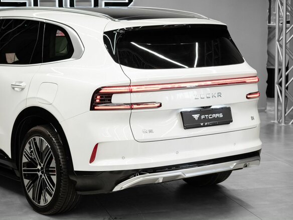 2026 Zeekr 8X 70 kWh, белый, 11994000 рублей - вид 15
