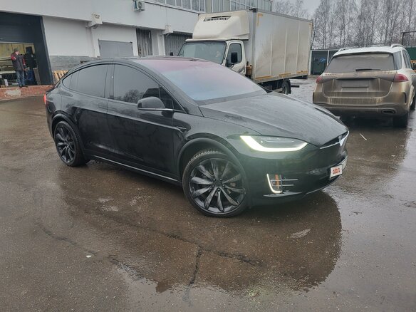 2018 Tesla Model X 75D I, чёрный, 4250000 рублей - вид 3