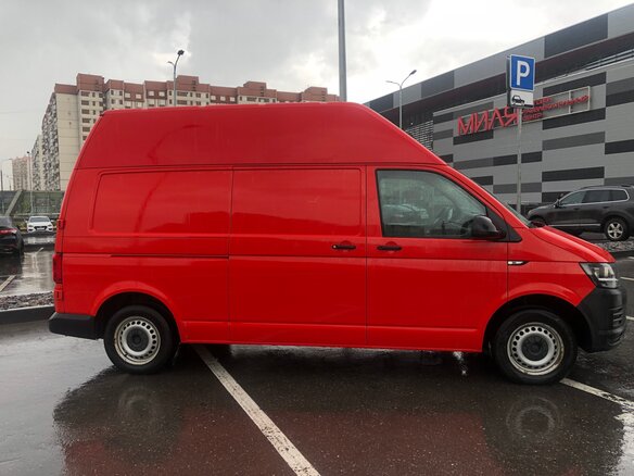 2016 Volkswagen Transporter, красный - вид 4