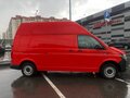 2016 Volkswagen Transporter, красный - вид 4