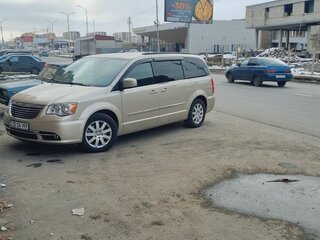 2012 Chrysler Town & Country V Рестайлинг, золотистый, 1250000 рублей, вид 3