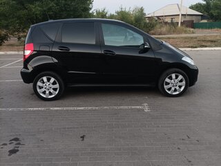 2011 Mercedes-Benz A-Класс 180 II (W169) Рестайлинг, чёрный, 830000 рублей, вид 3